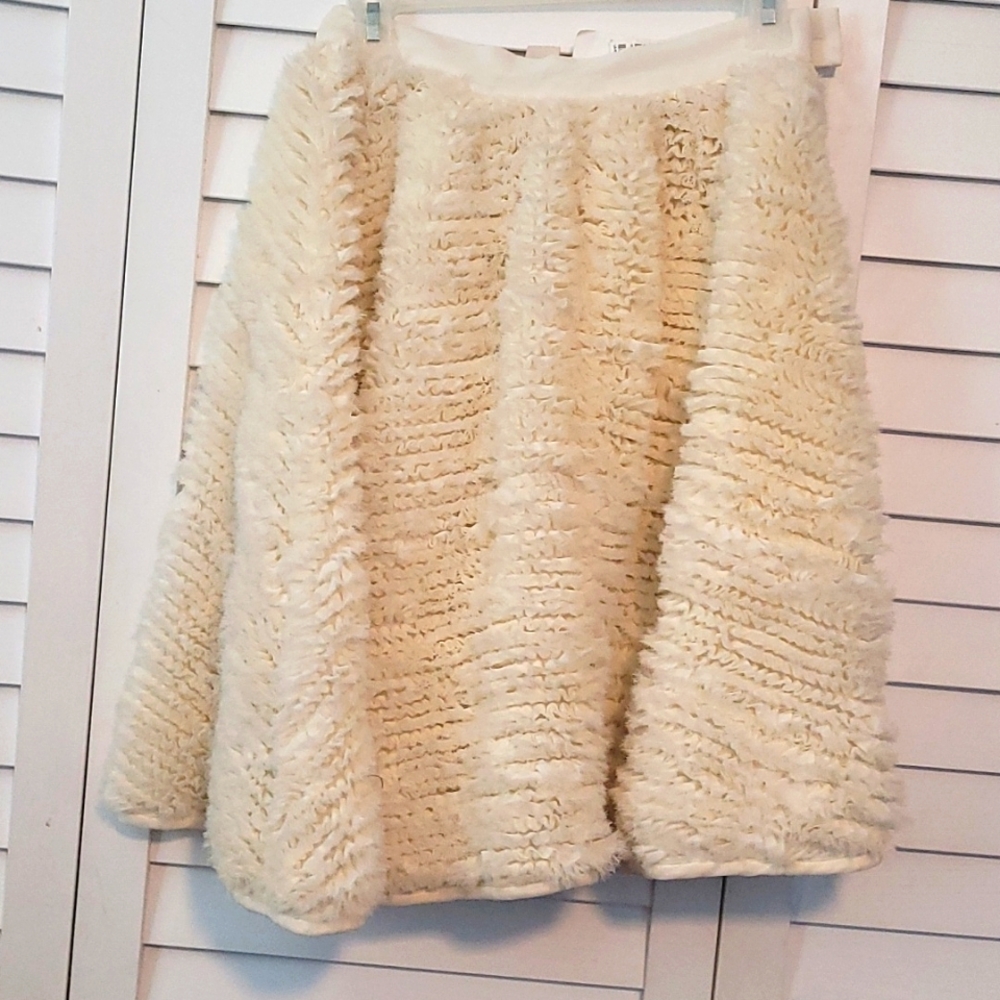 H&M Cream Textured A-Line Skirt